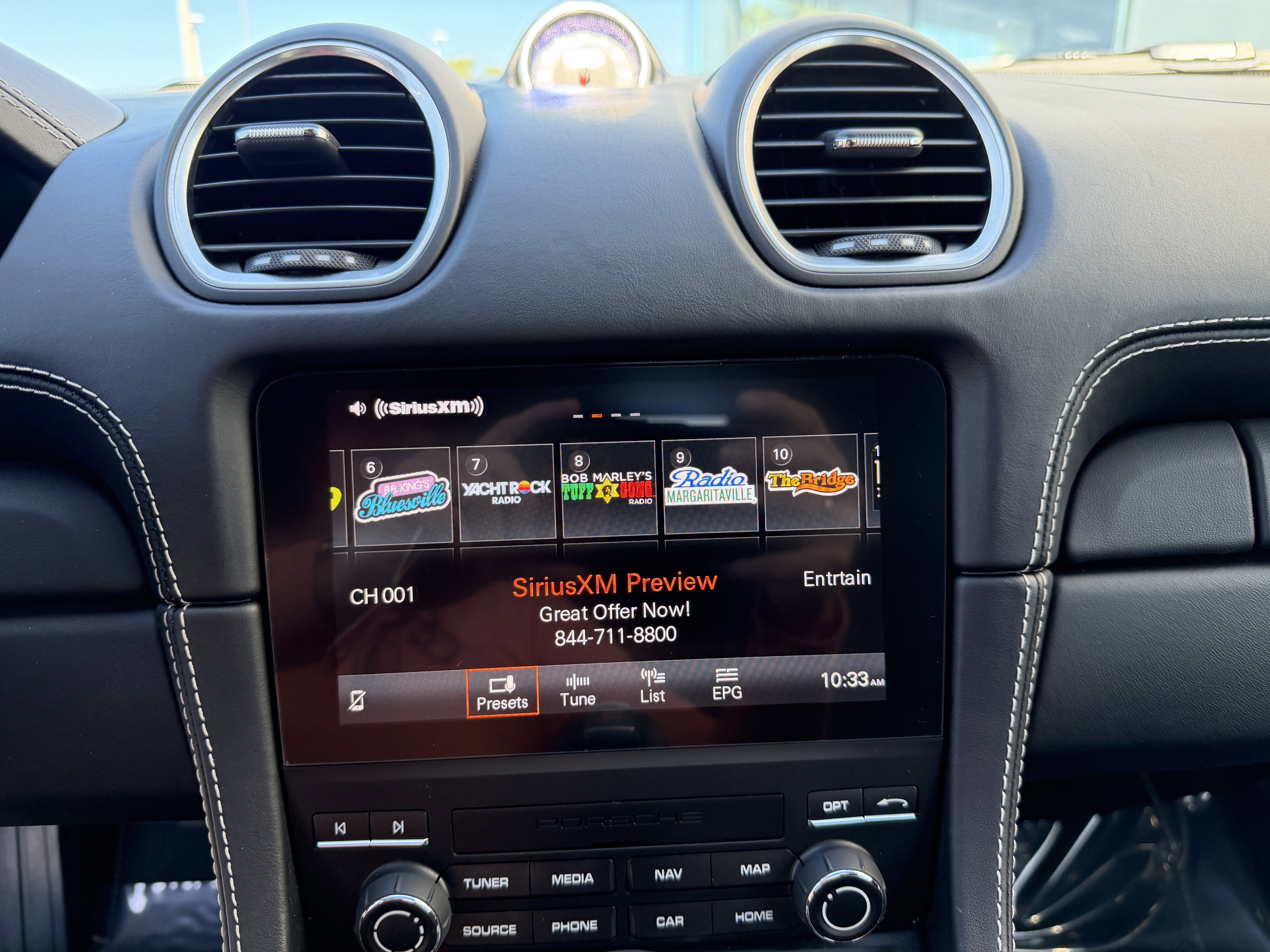 Used 2024 Porsche 718 Boxster image 24