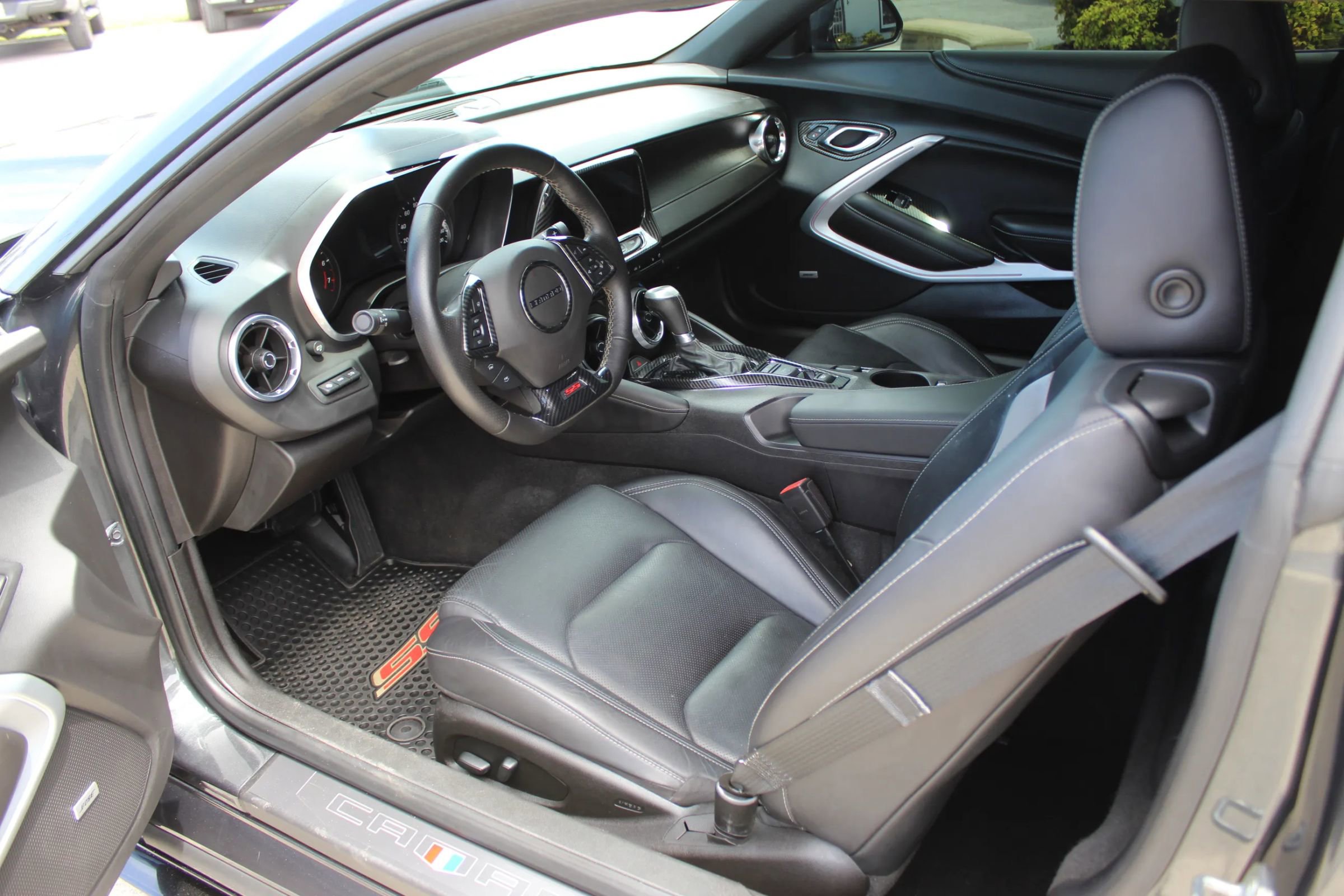 Used 2016 Chevrolet Camaro SS RWD image 11