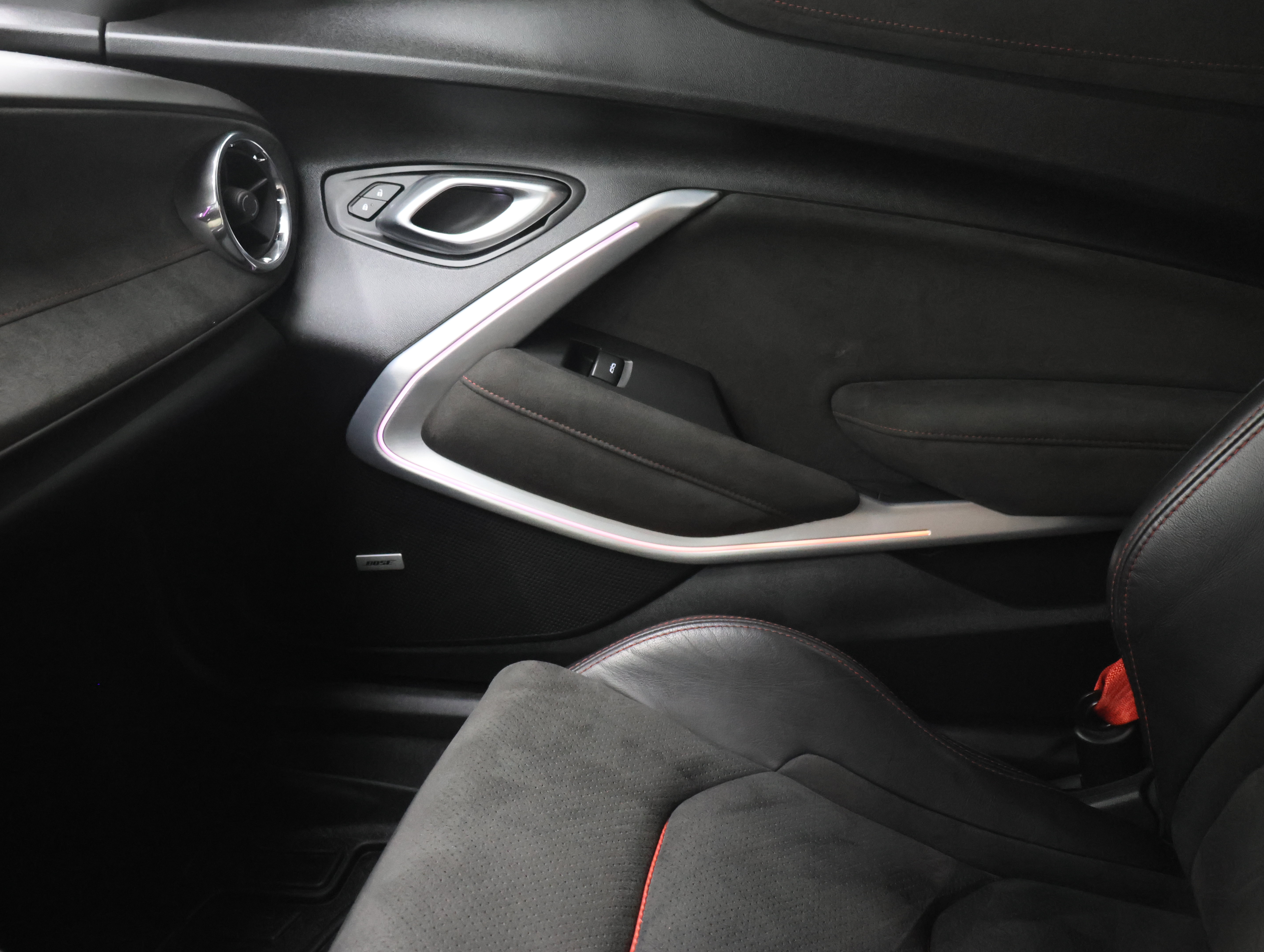 Used 2019 Chevrolet Camaro ZL1 RWD image 13