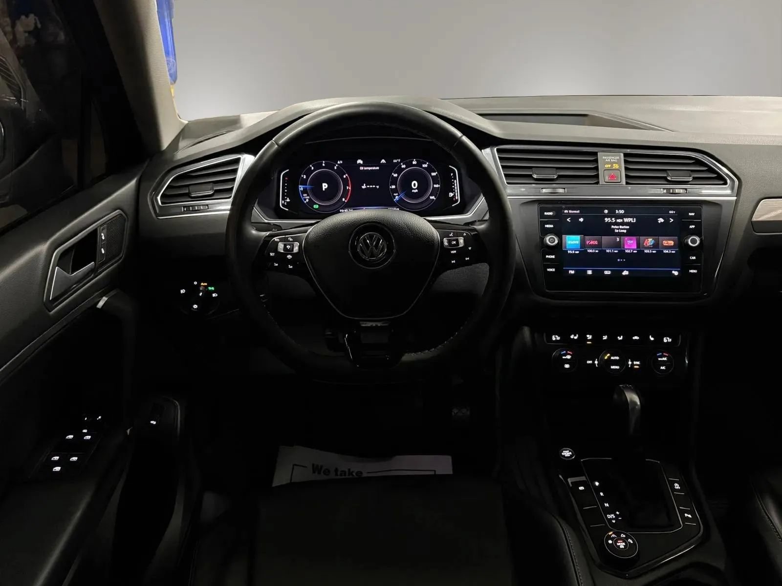 Used 2020 Volkswagen Tiguan SEL AWD/4WD image 18