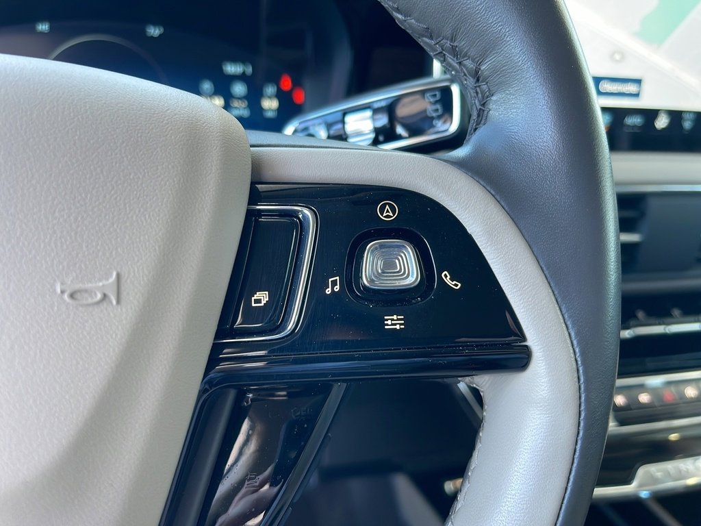 Used 2023 Lincoln Corsair Reserve image 53