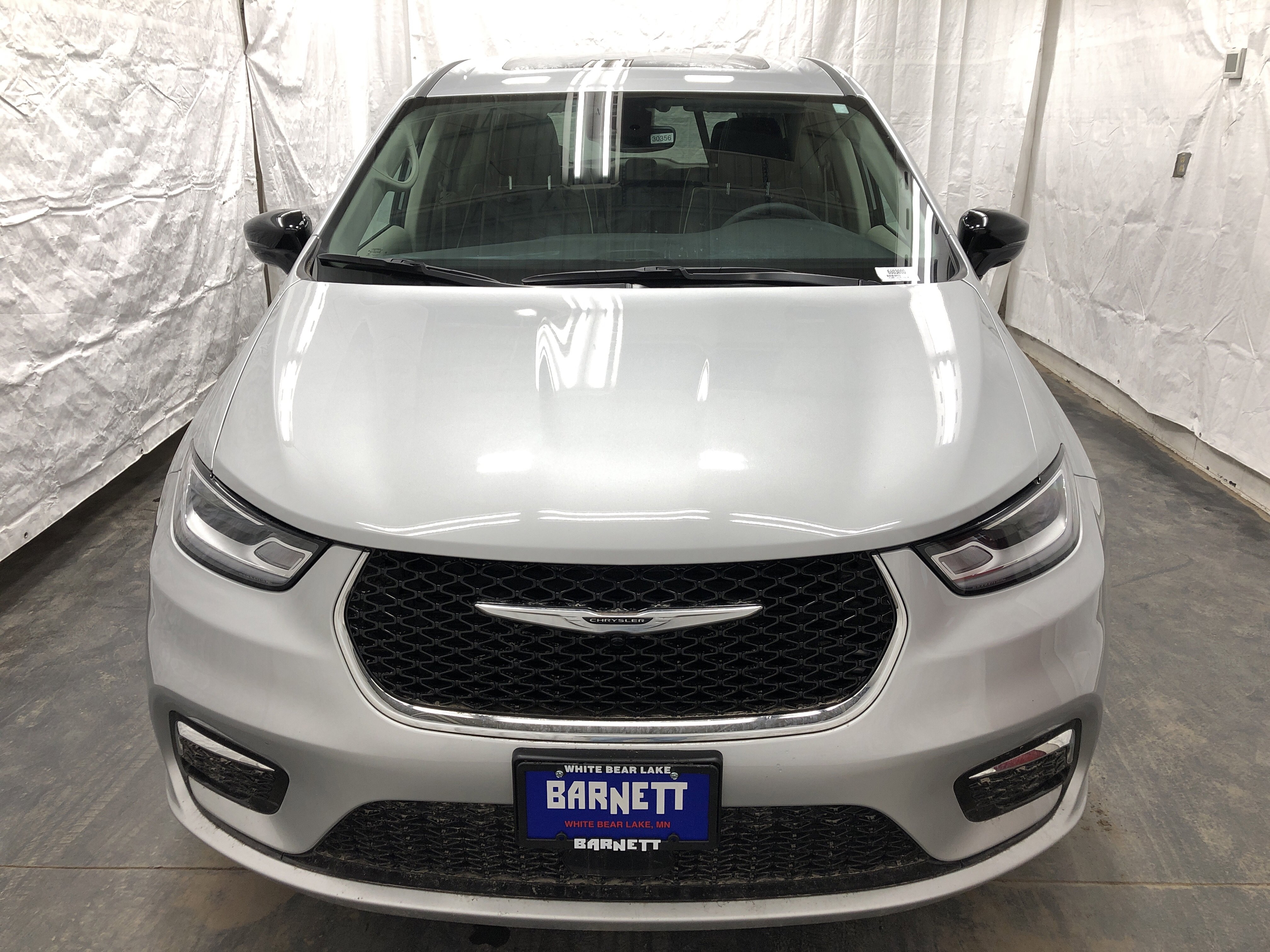 Certified 2024 Chrysler Pacifica Limited w/ Trailer Tow Group AWD/4WD image 7