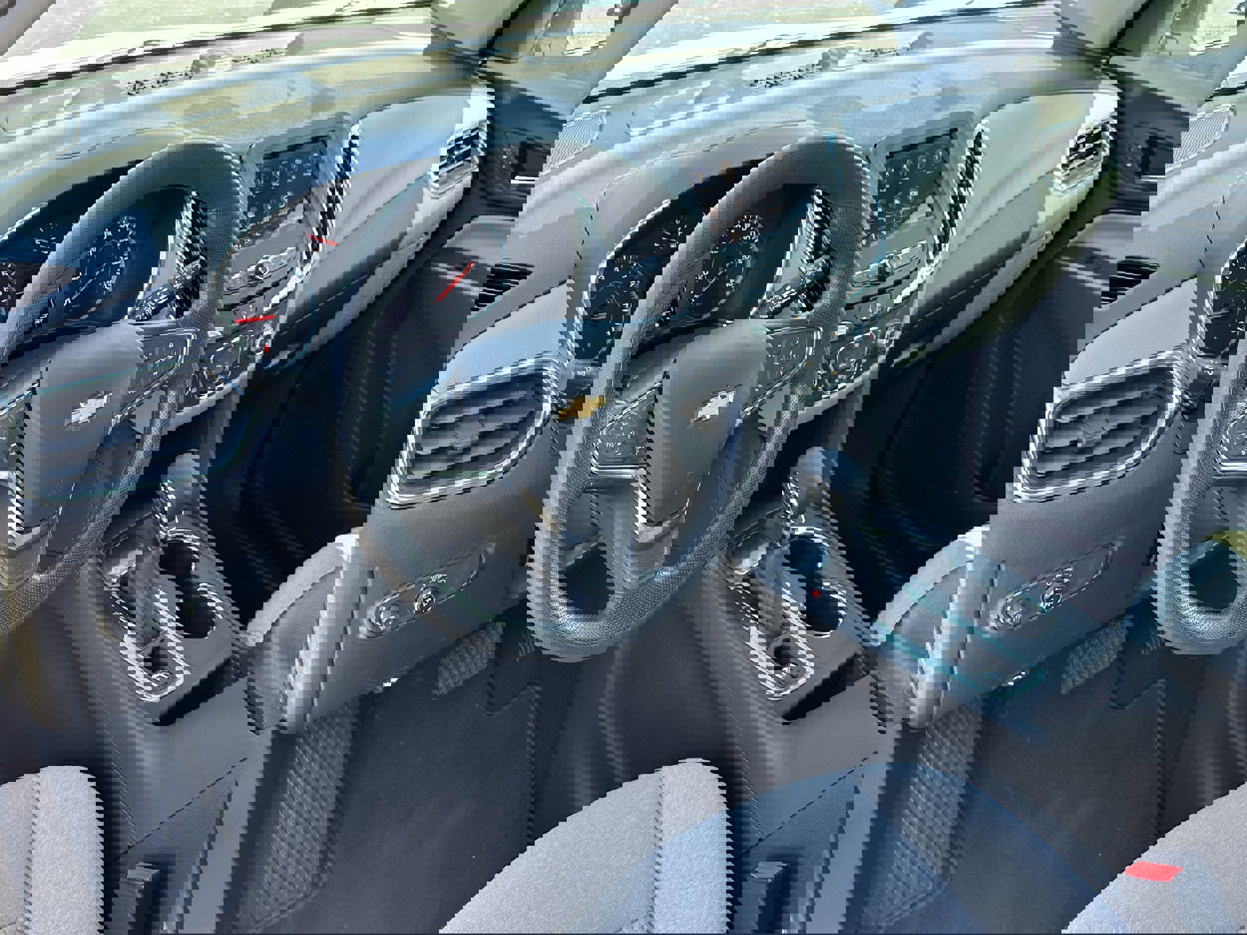 Used 2024 Chevrolet Equinox LS w/ Sport Edition image 14