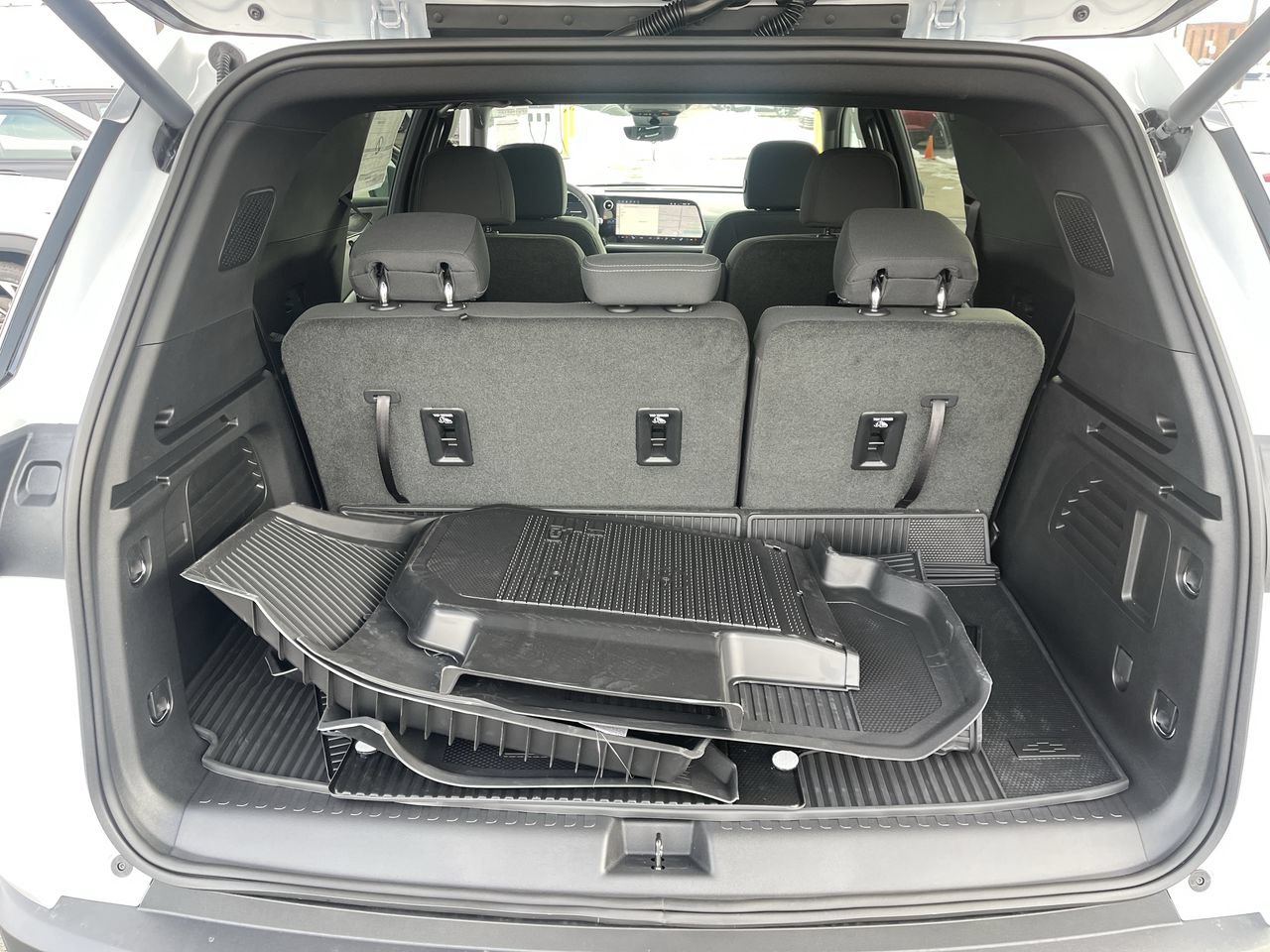 New 2026 Chevrolet Traverse LT w/ Driver Confidence Package FWD image 73