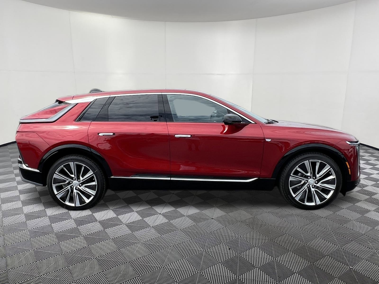 New 2025 Cadillac Lyriq Luxury image 7