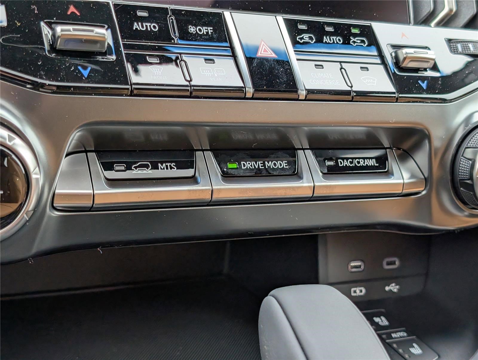 New 2026 Lexus LX 700h Luxury image 29