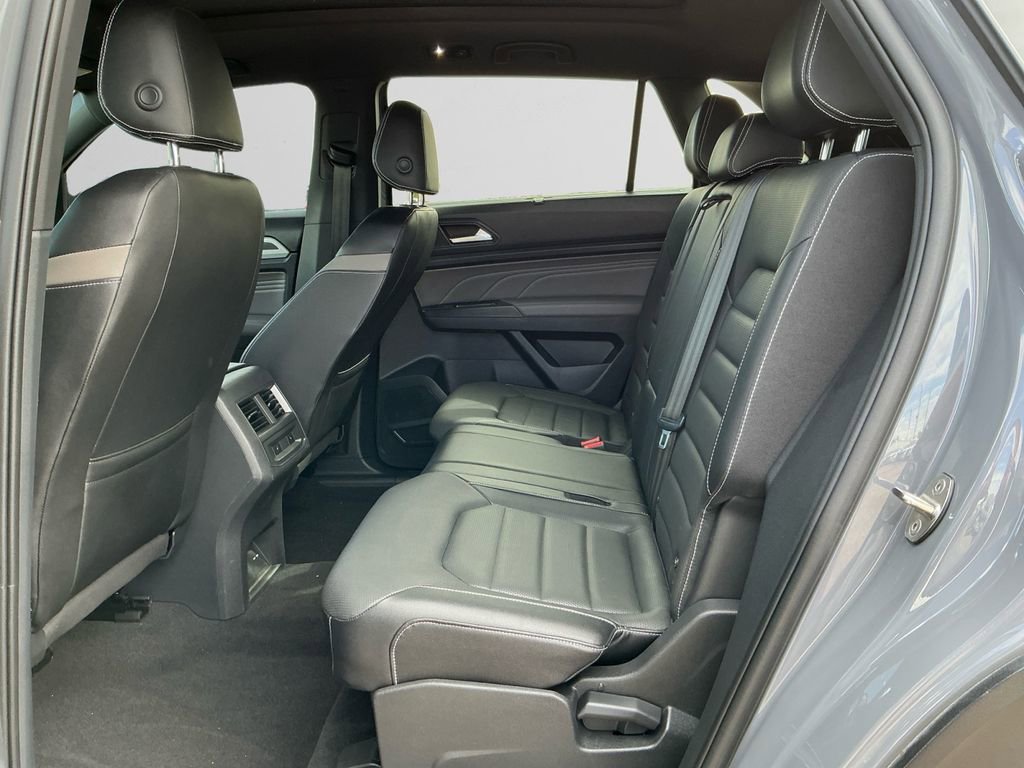 Used 2021 Volkswagen Atlas Cross Sport SEL Premium image 13