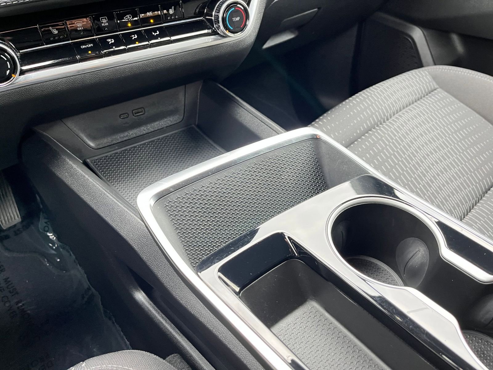 Used 2025 Chevrolet Equinox LT image 40