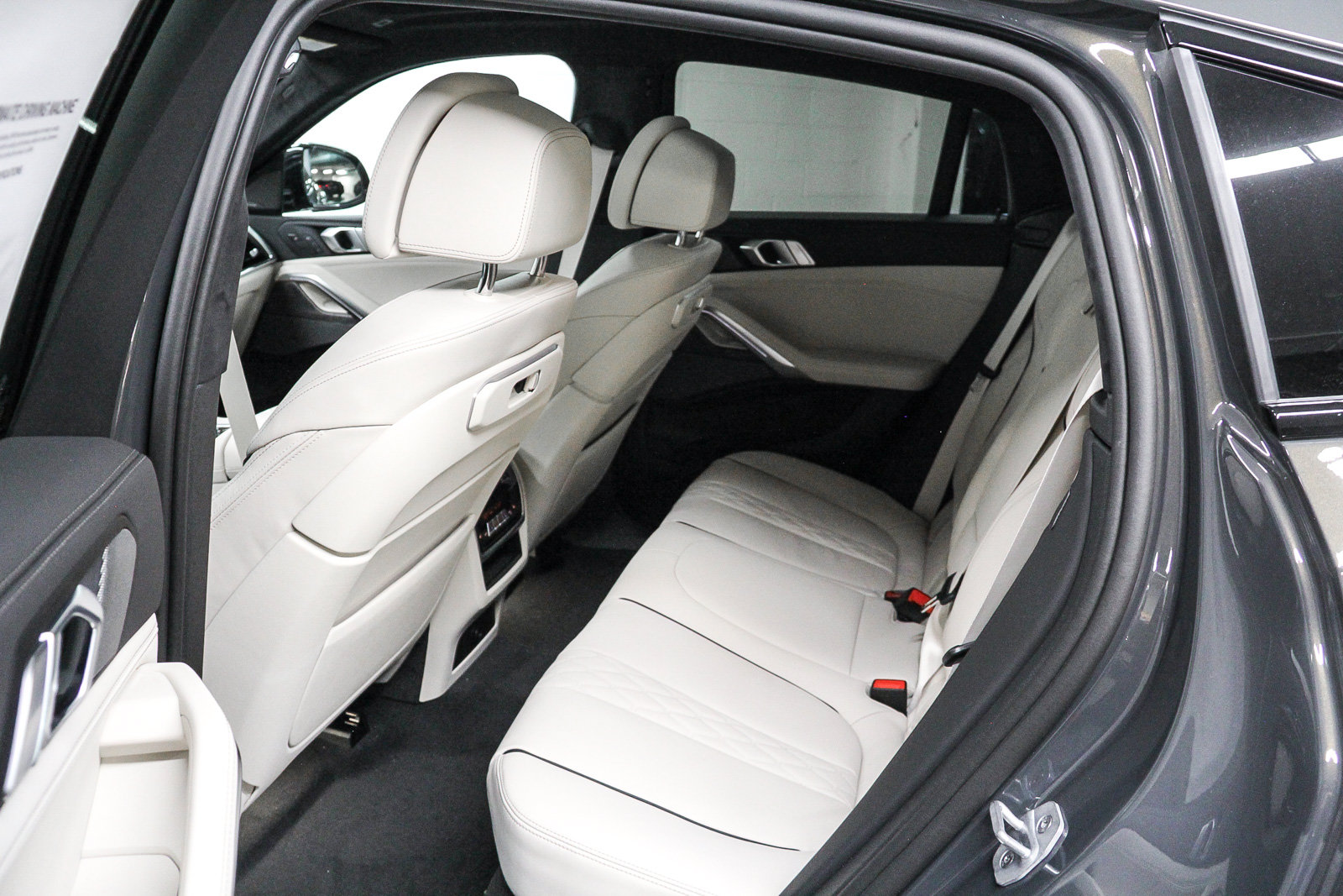 New 2027 BMW X6 xDrive40i AWD/4WD image 17