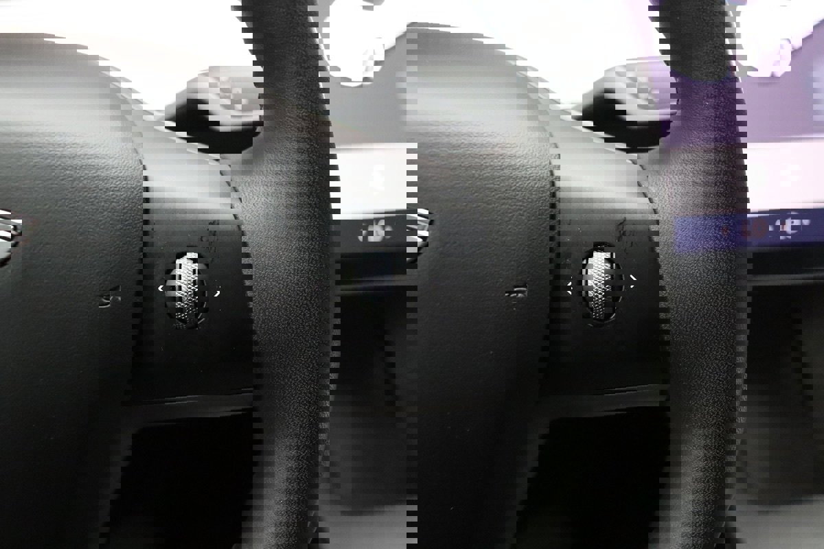 Used 2023 Tesla Model 3 Standard Range image 45