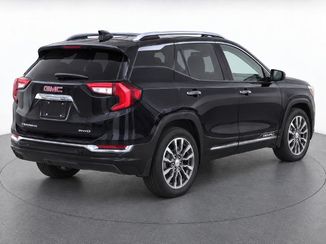 Used 2023 GMC Terrain Denali AWD/4WD image 4