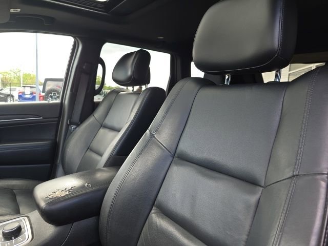 Used 2019 Jeep Grand Cherokee Limited AWD/4WD image 6