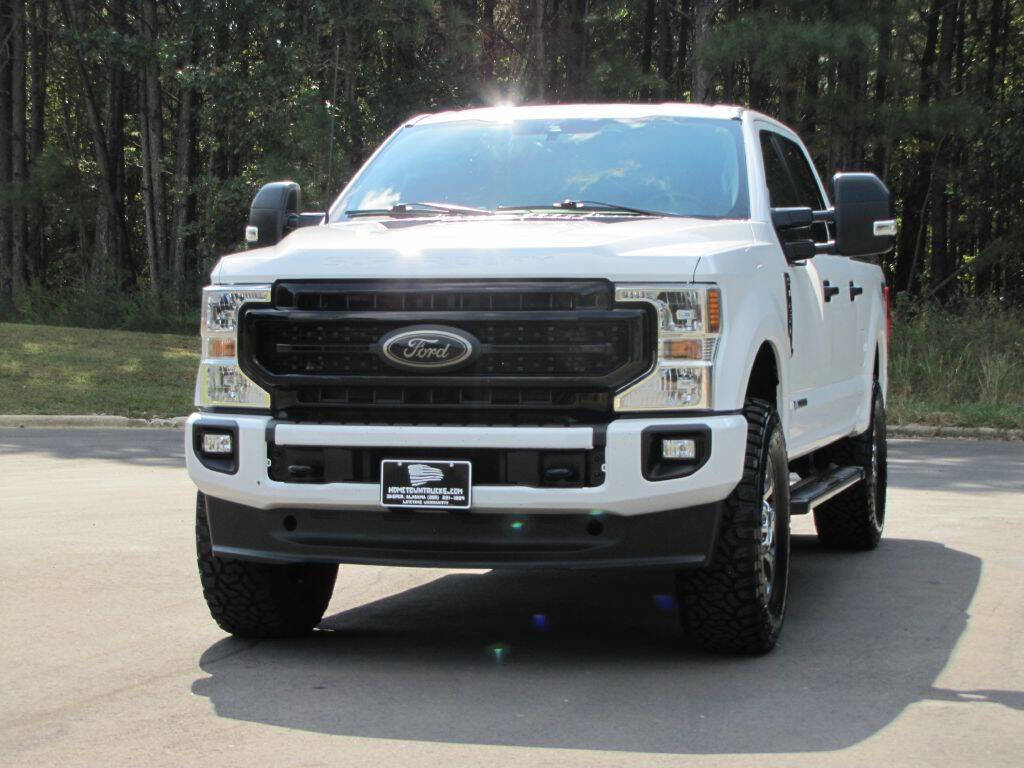 Used 2022 Ford F250 XLT w/ Black Appearance Package image 9