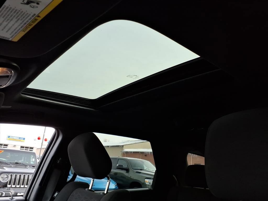 Used 2024 Dodge Durango SXT image 19