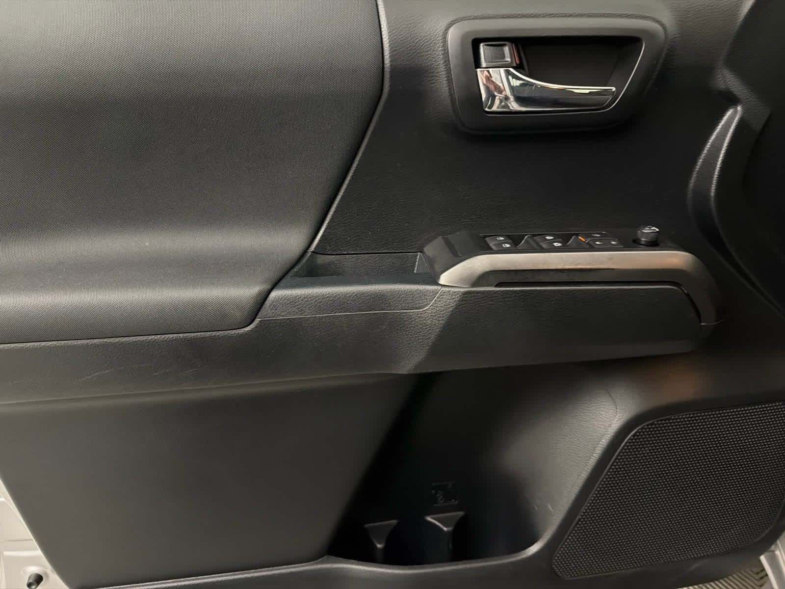 Used 2019 Toyota Tacoma TRD Sport image 23