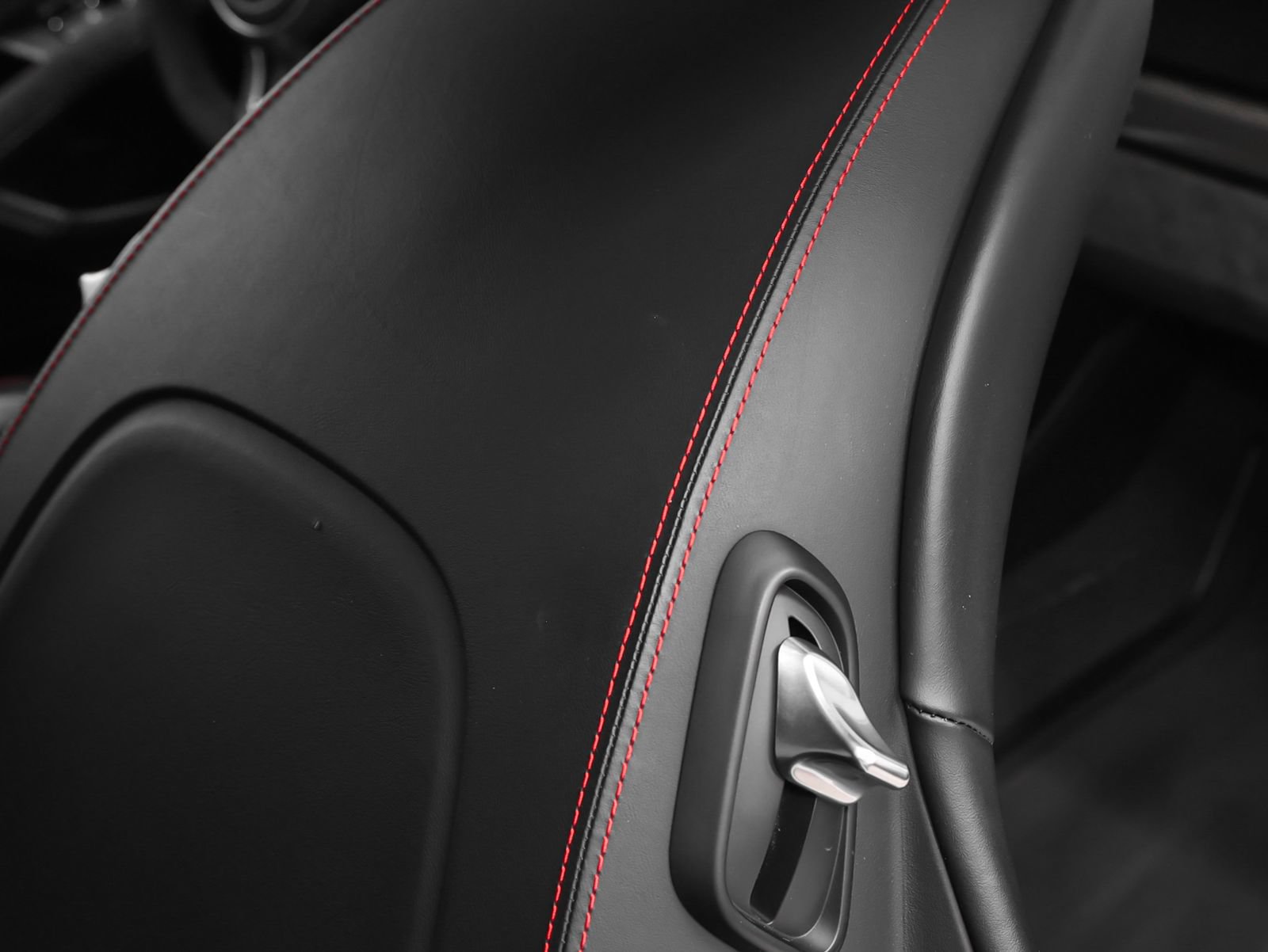 Certified 2016 Porsche 911 Carrera GTS RWD image 28