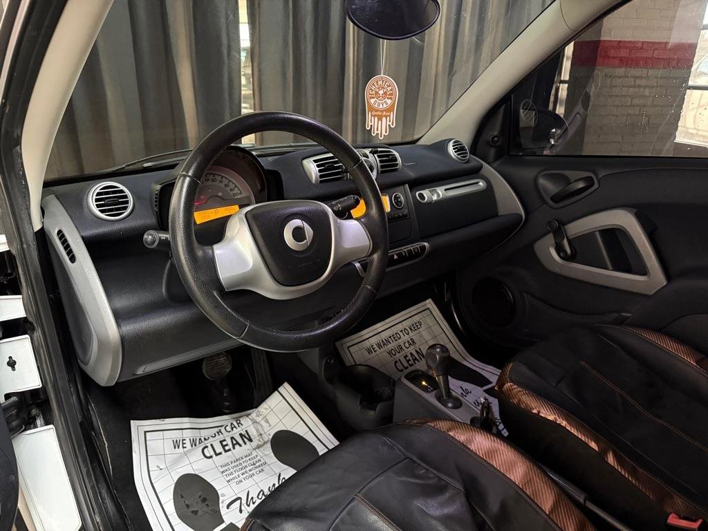 Used 2013 smart fortwo pure image 9