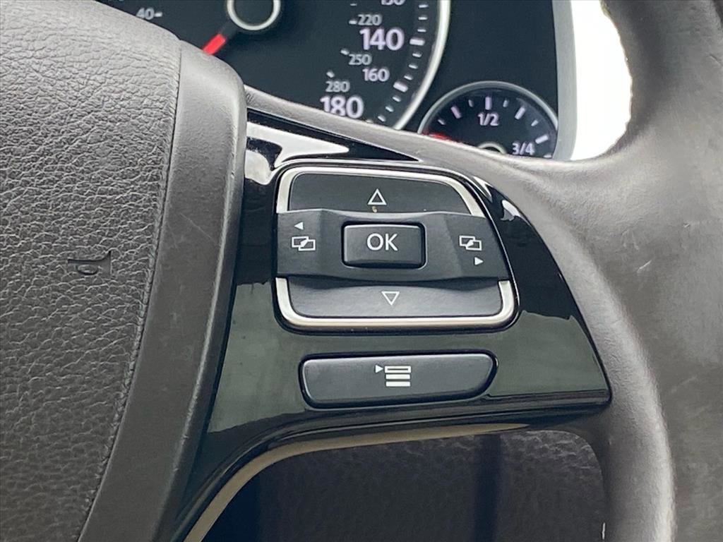 Used 2015 Volkswagen Touareg Executive image 8