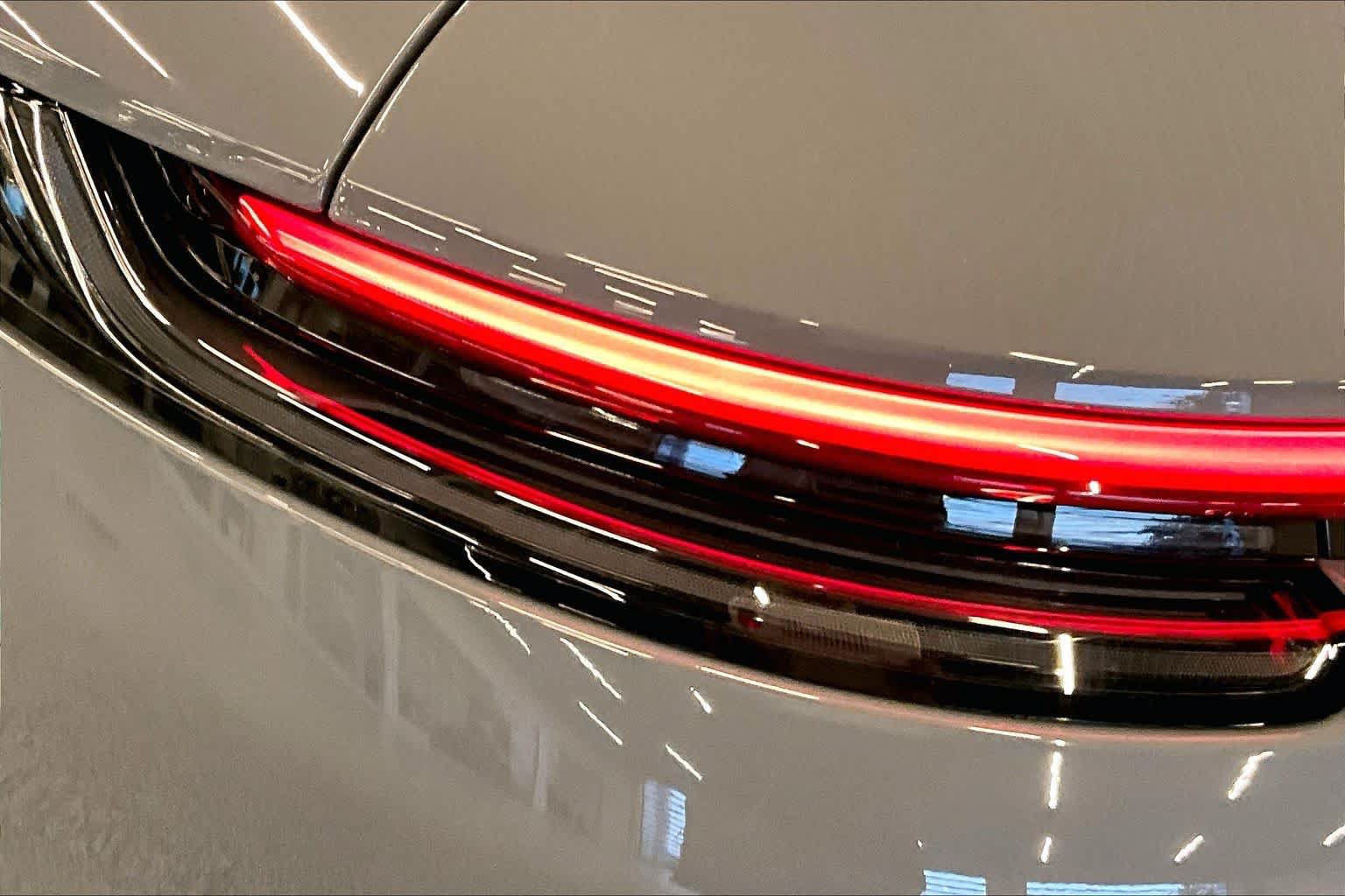 Used 2023 Porsche 911 Carrera RWD image 29
