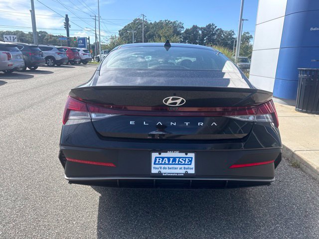 New 2026 Hyundai Elantra SEL Sport FWD image 5