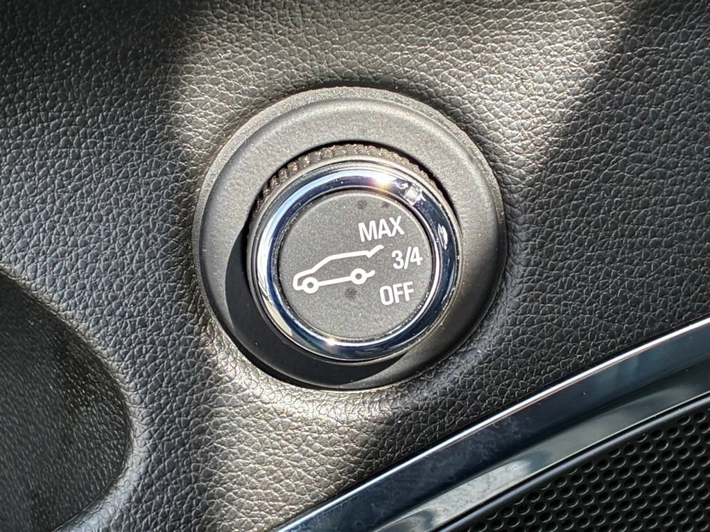 Used 2023 Buick Enclave Essence AWD/4WD image 6