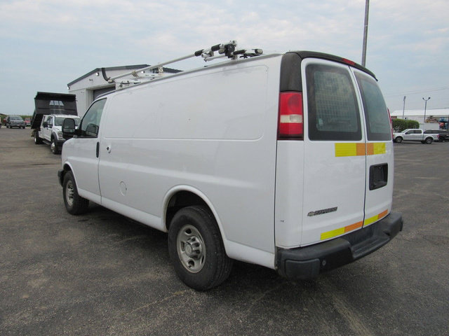 Used 2018 Chevrolet Express 2500 w/ Driver Convenience Package RWD image 5