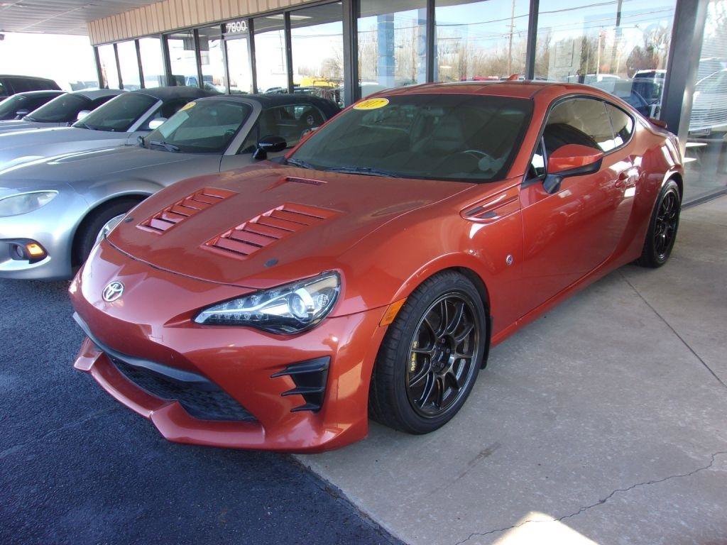 Used 2017 Toyota 86 image 1