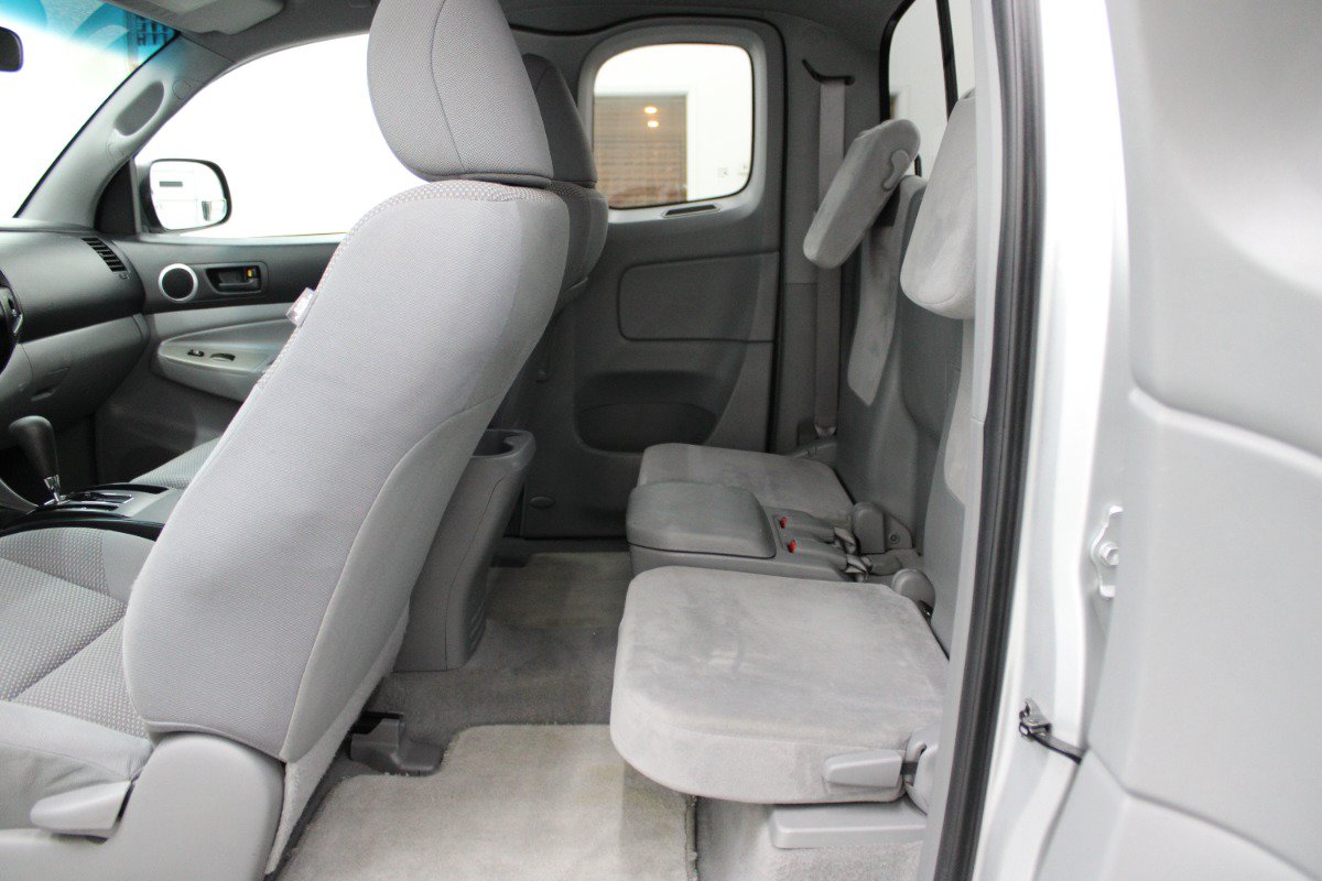 Used 2010 Toyota Tacoma 2WD Access Cab image 8