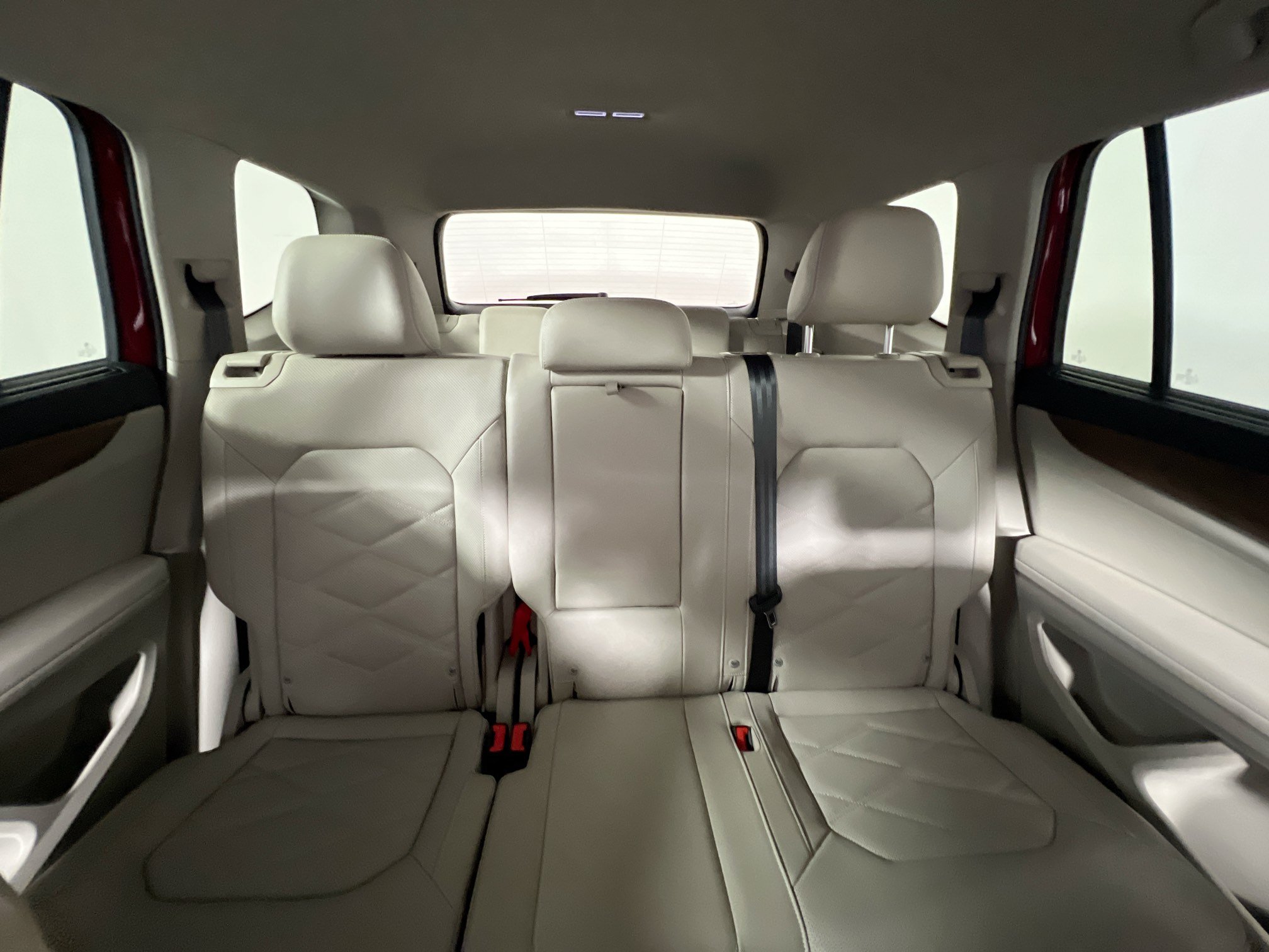 Used 2024 Volkswagen Atlas SE FWD image 32