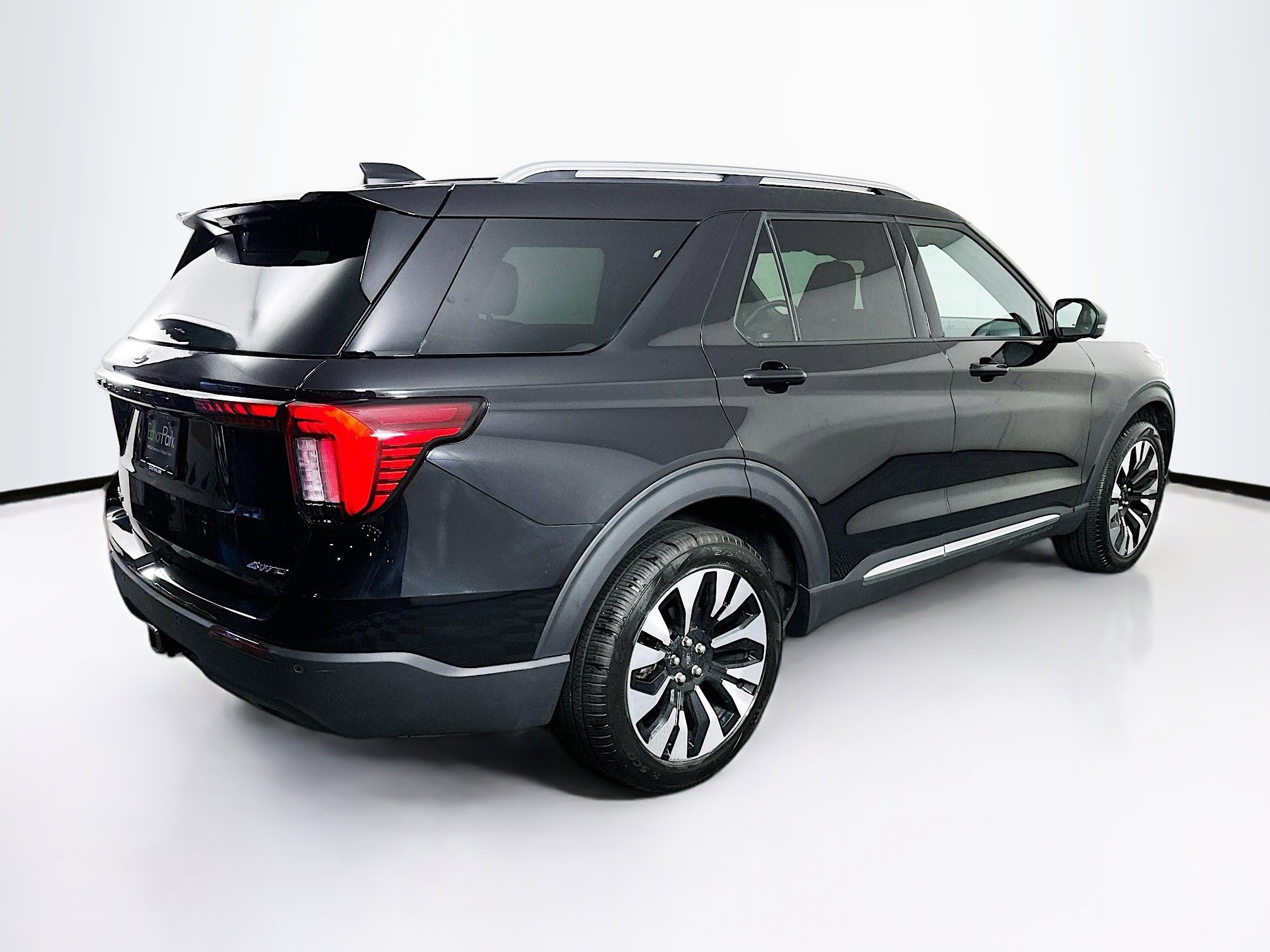 Used 2025 Ford Explorer Platinum w/ LUX Leather Package image 9