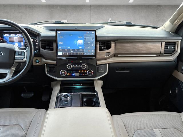 Used 2022 Ford Expedition Limited image 3