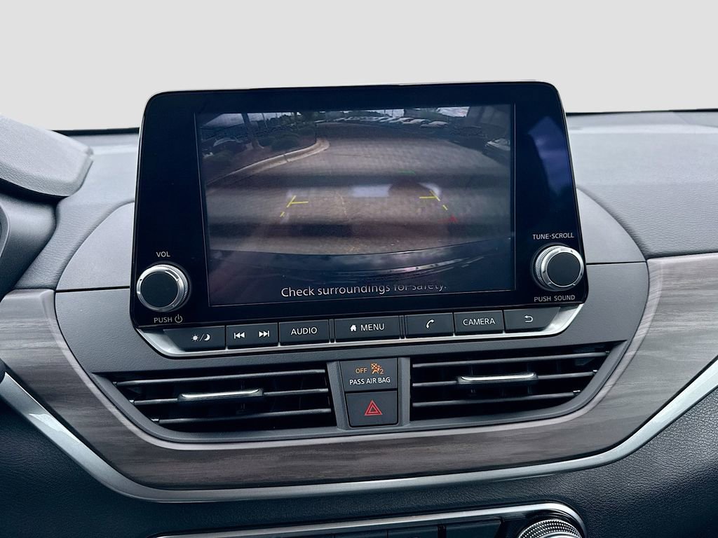 Used 2025 Nissan Altima 2.5 SV image 16