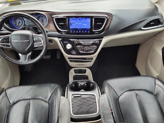 Used 2017 Chrysler Pacifica Touring-L Plus w/ Tire & Wheel Group FWD image 29