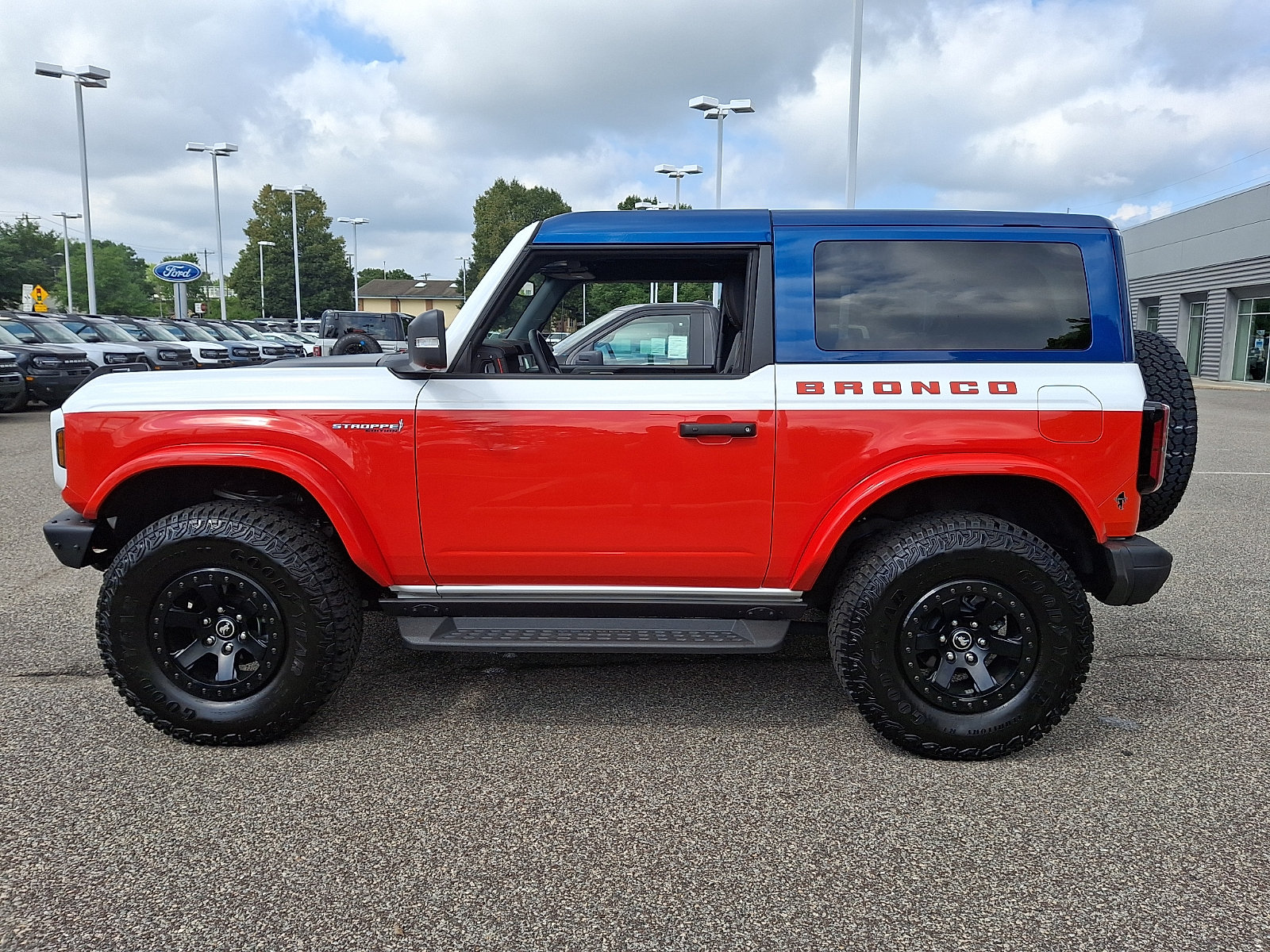 Used 2025 Ford Bronco Stroppe Edition AWD/4WD image 6