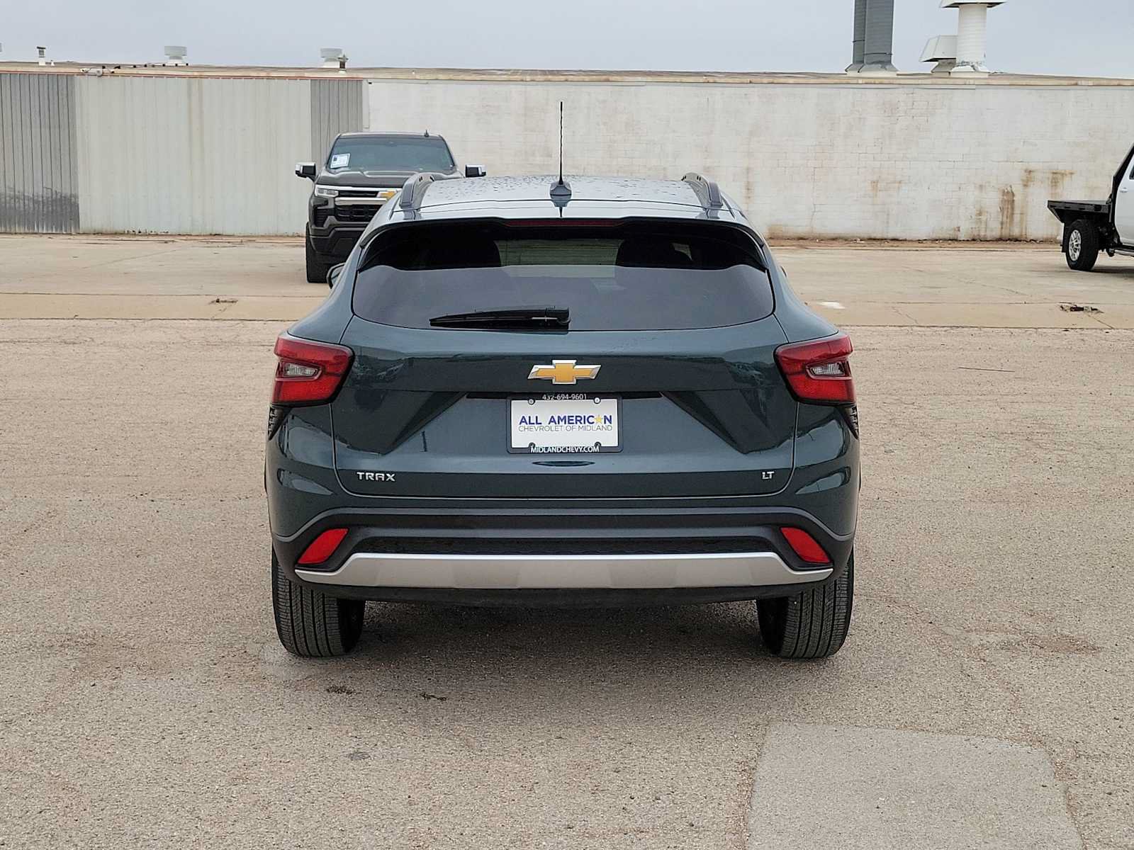Used 2025 Chevrolet Trax LT FWD image 7