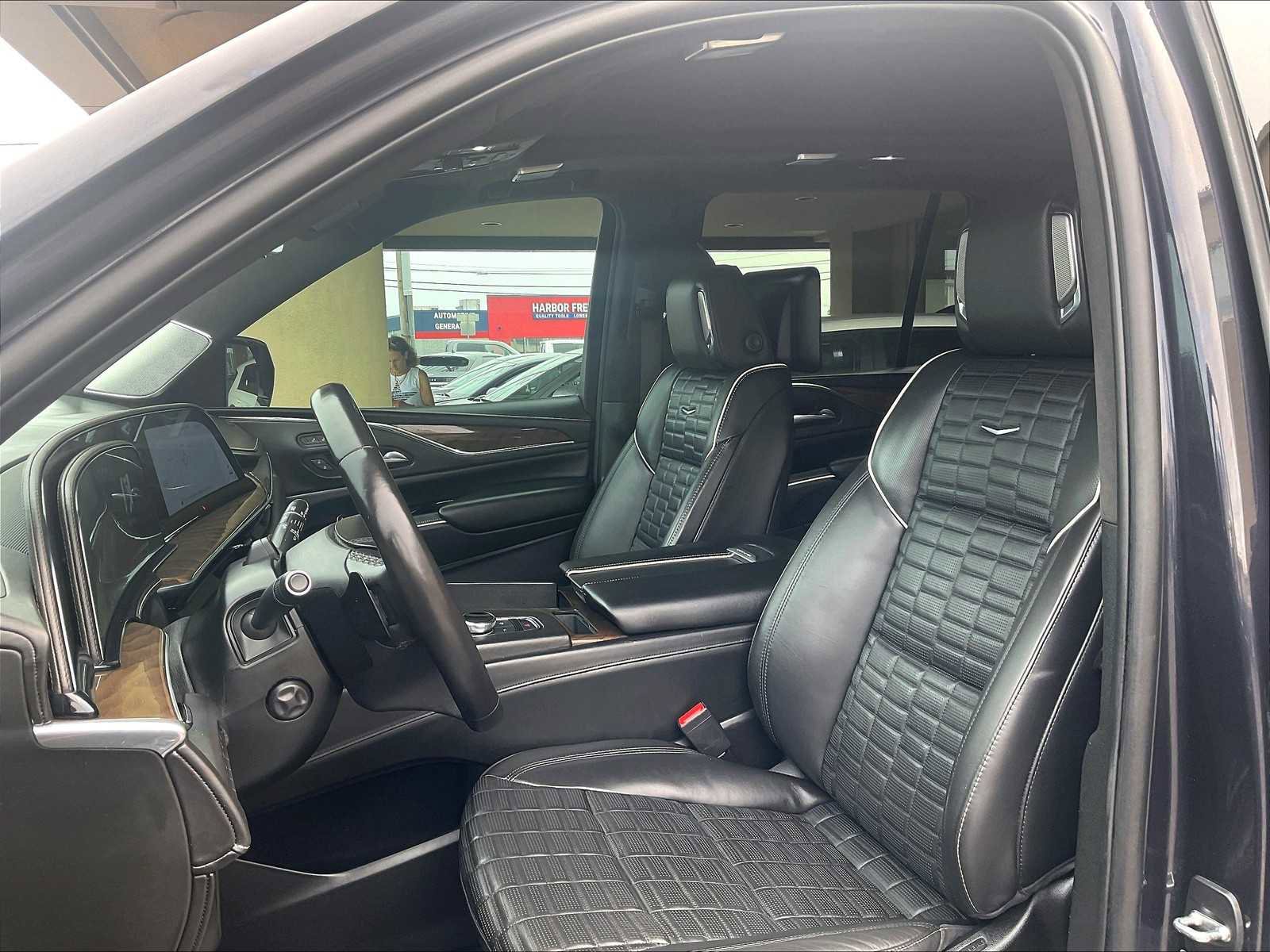 Used 2023 Cadillac Escalade Sport Platinum w/ LPO, ONYX Package image 10