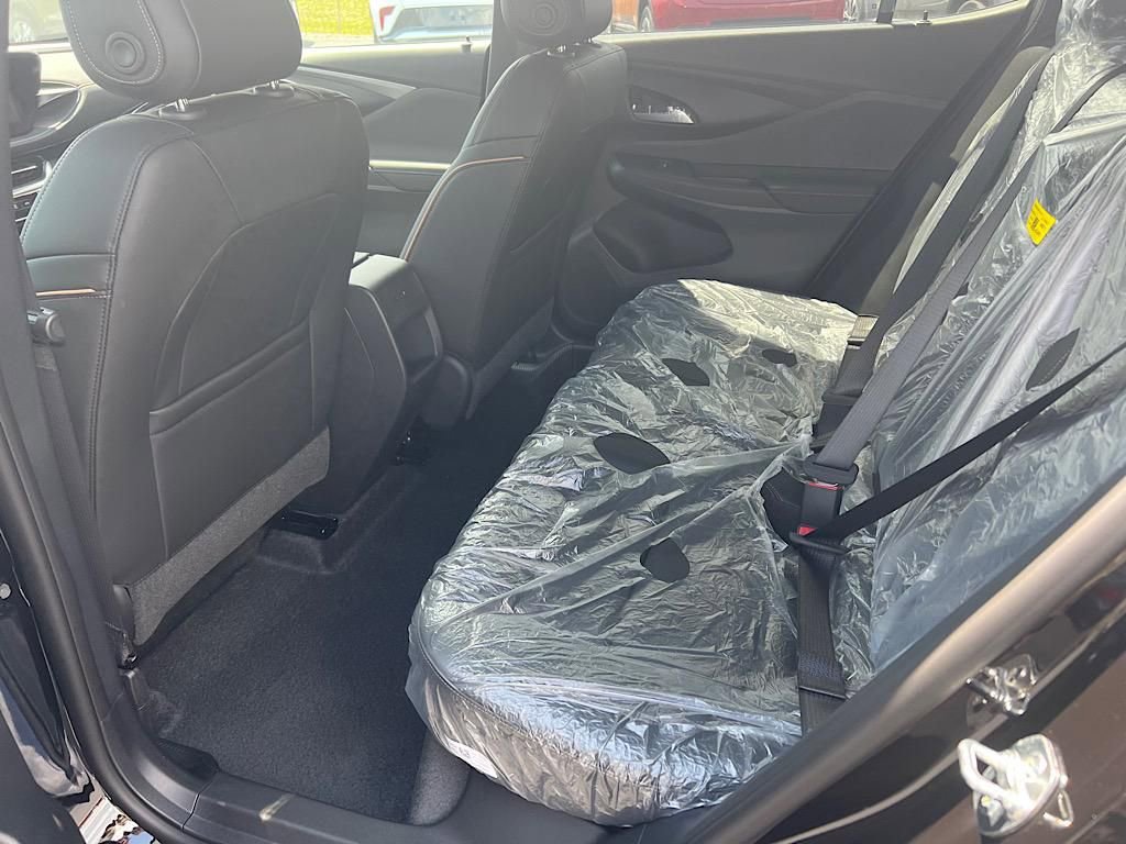 New 2025 Buick Envista Avenir image 13