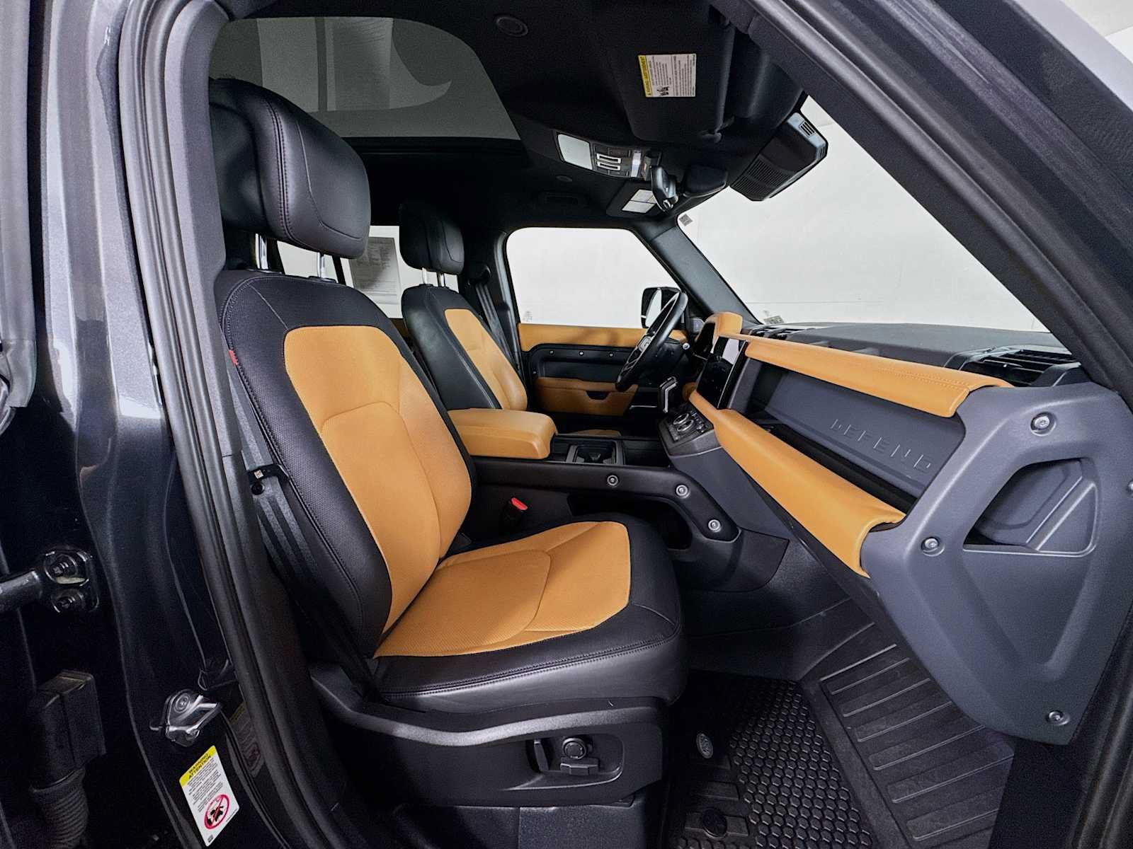 Used 2023 Land Rover Defender 110 X-Dynamic SE AWD/4WD image 27
