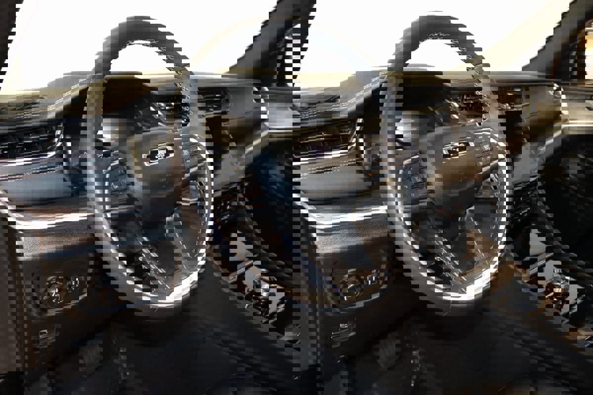 Used 2024 Jeep Grand Cherokee L Limited w/ Luxury Tech Group II image 33