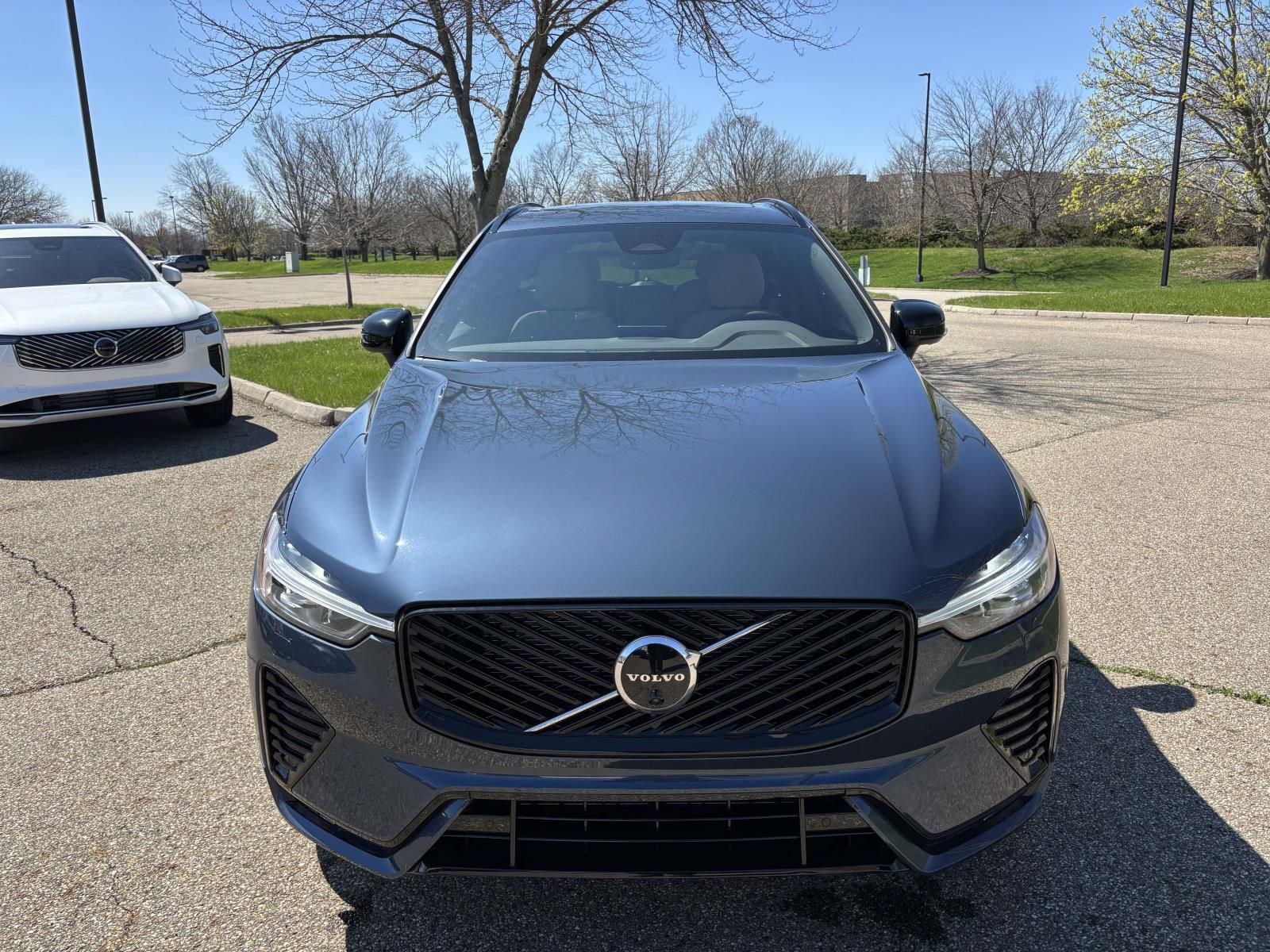 New 2026 Volvo XC60 B5 Plus w/ Protection Package Premier AWD/4WD image 2