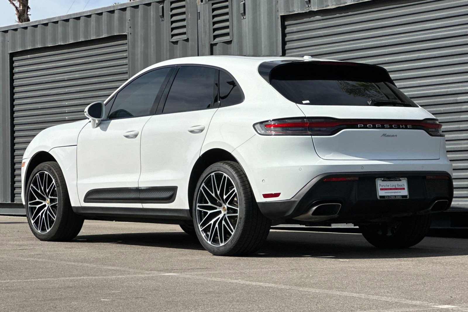 Certified 2024 Porsche Macan video 3