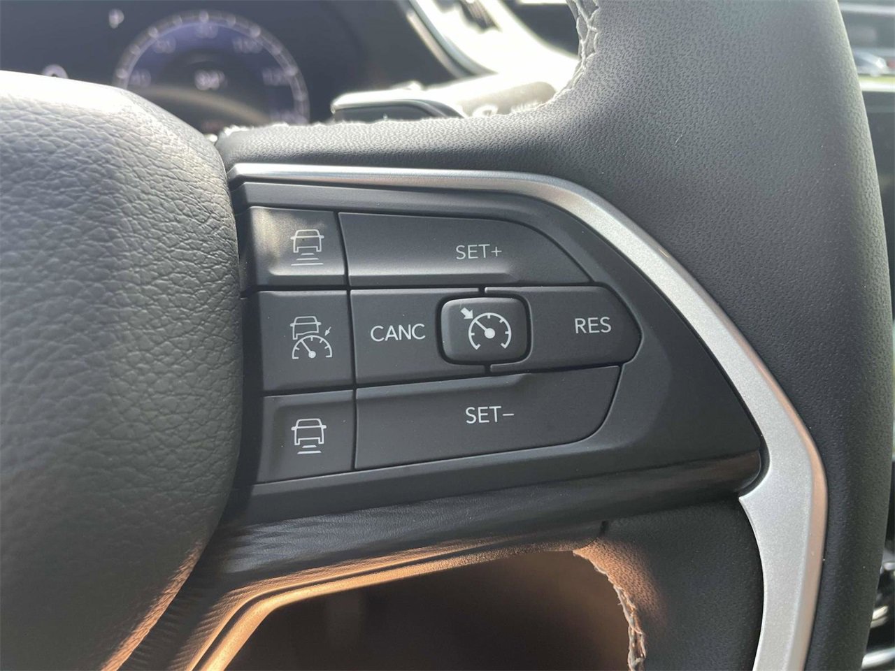 New 2025 Jeep Grand Cherokee L Laredo image 15