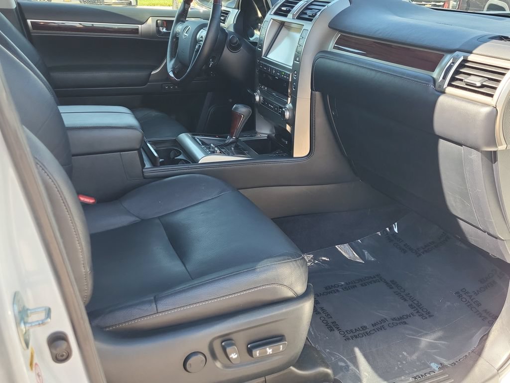 Used 2018 Lexus GX 460 Premium w/ Premium Package AWD/4WD image 19