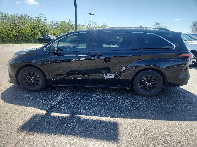 Used 2021 Toyota Sienna XLE w/ XLE Plus Package FWD image 8