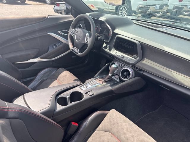 Used 2018 Chevrolet Camaro ZL1 RWD image 33