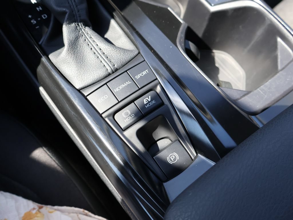 Used 2025 Toyota Camry LE FWD image 37