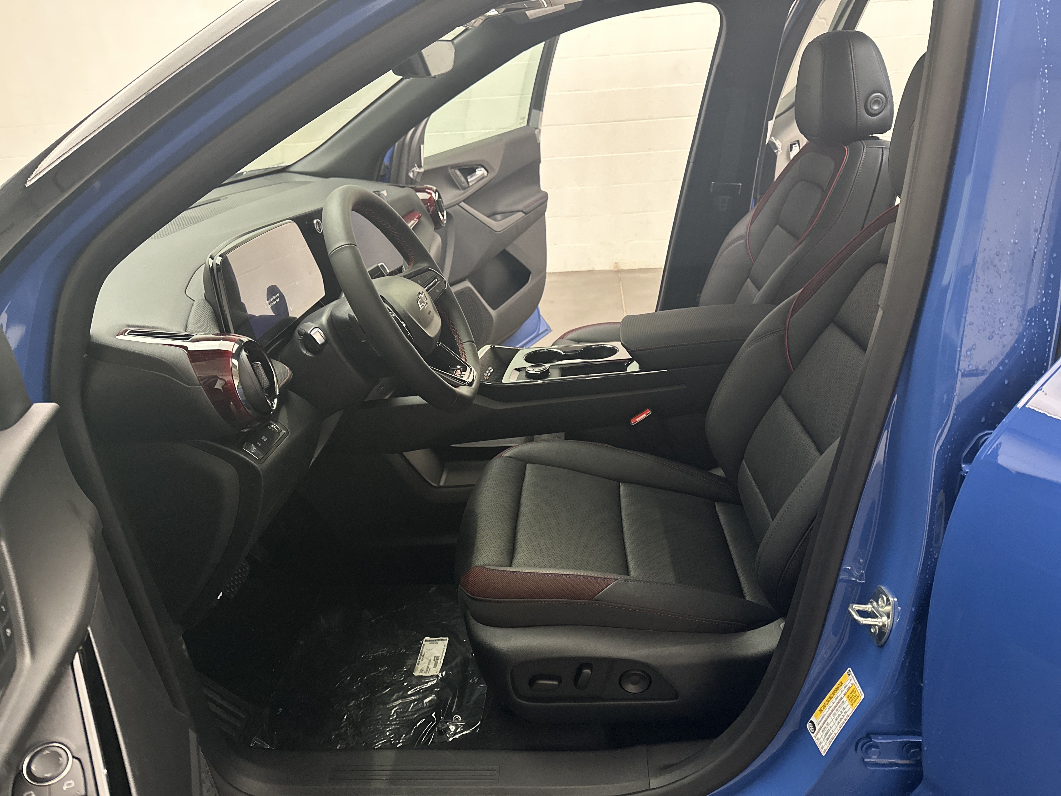 New 2026 Chevrolet Equinox RS w/ Convenience Package III FWD image 17