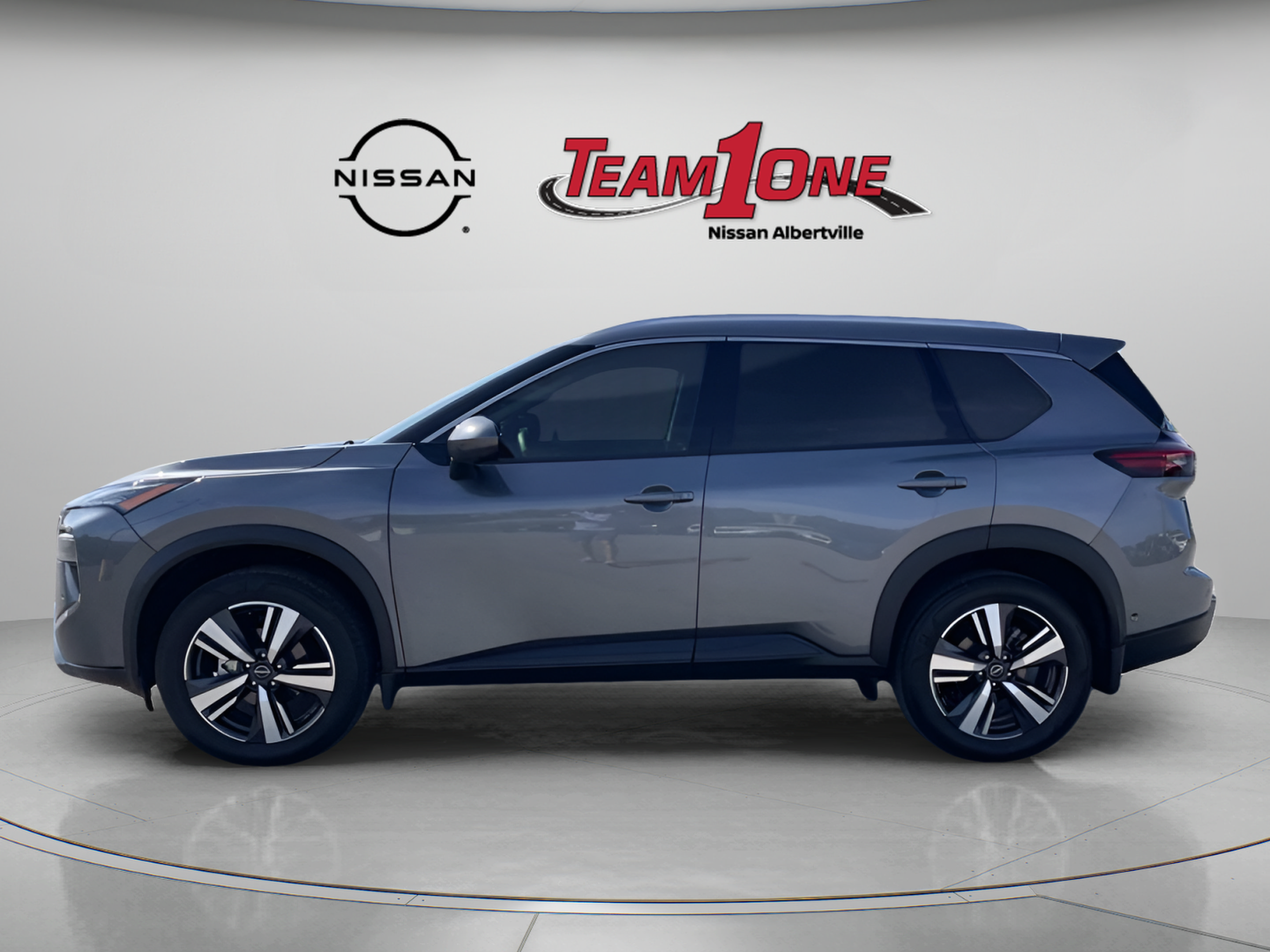 Used 2024 Nissan Rogue SL w/ SL Premium Package FWD image 5