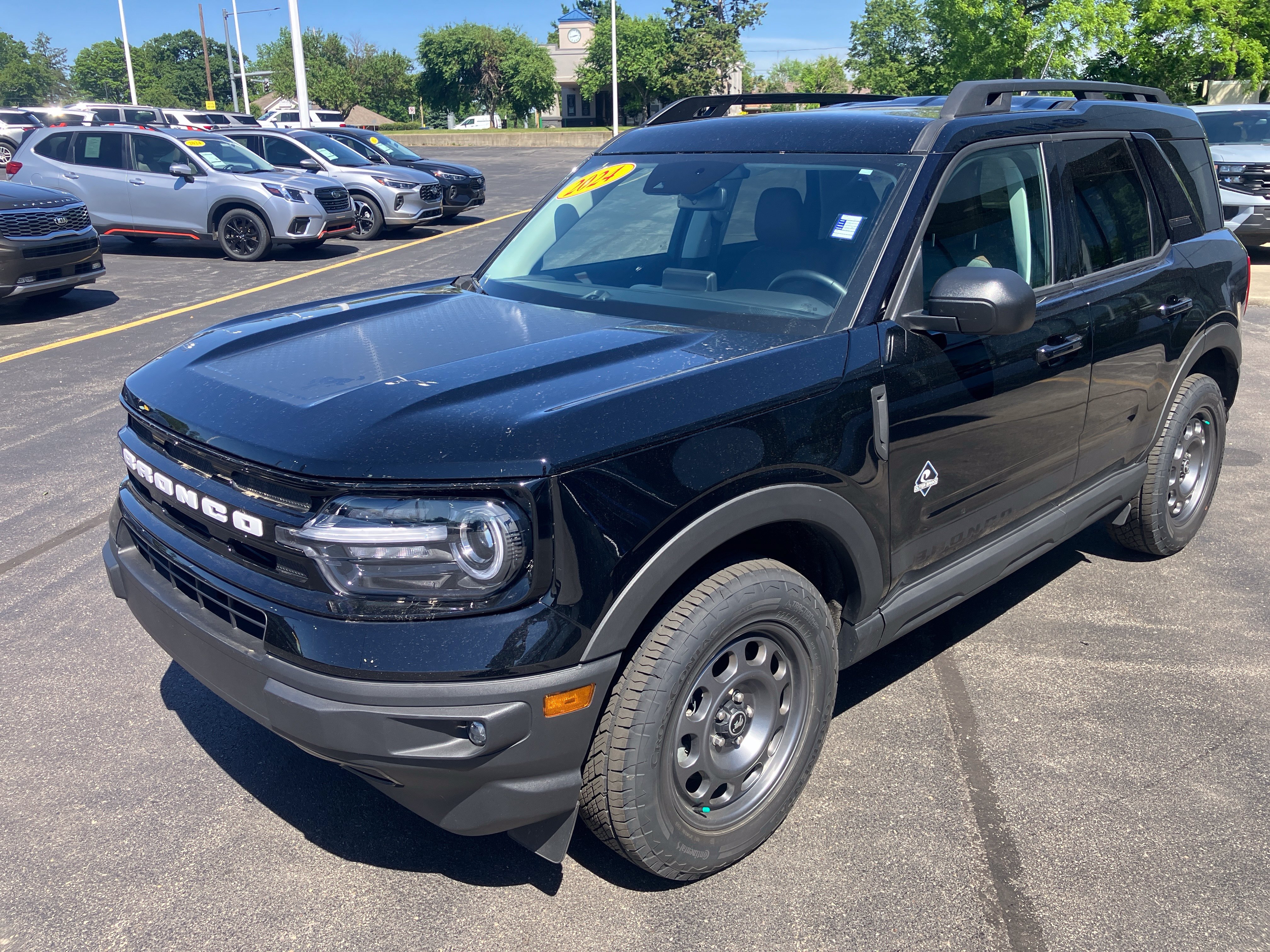 Certified 2024 Ford Bronco Sport Outer Banks AWD/4WD image 3