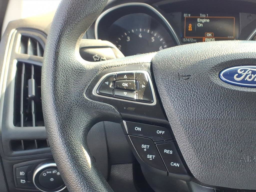 Used 2018 Ford Focus SE w/ SE Appearance Package image 17